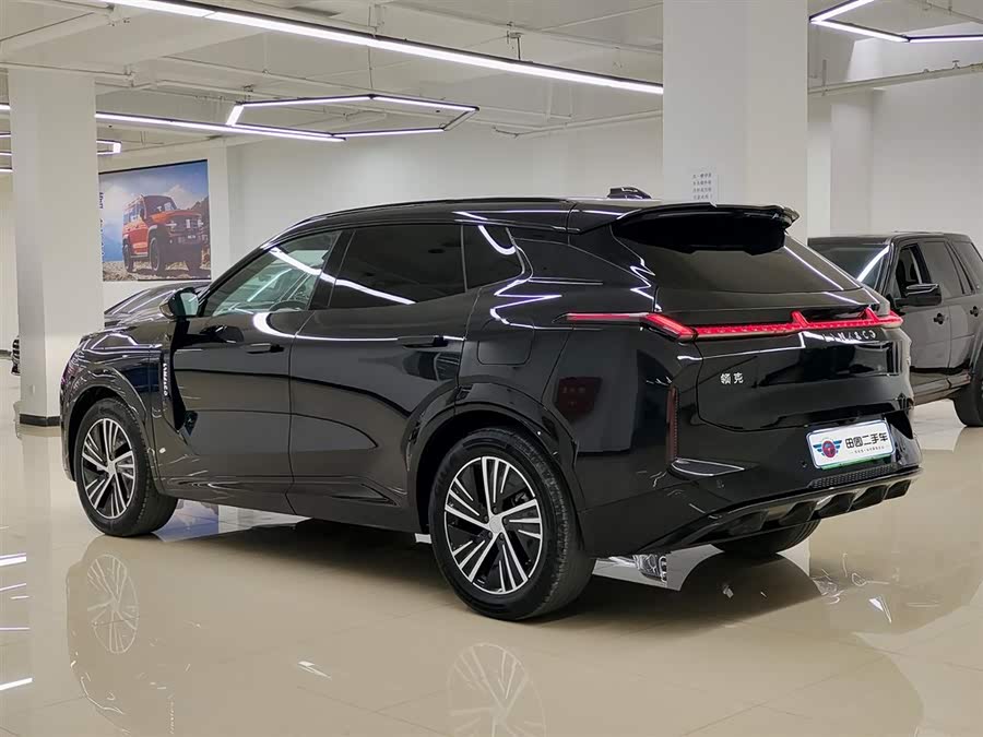 Lynk & Co 08 EM-P 2025 car image #5