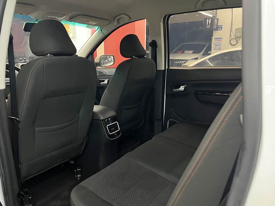 SWM斯威汽车 SWM斯威X3 2018 #5 SWM斯威汽车 SWM斯威X3 2018 汽车图片 #5