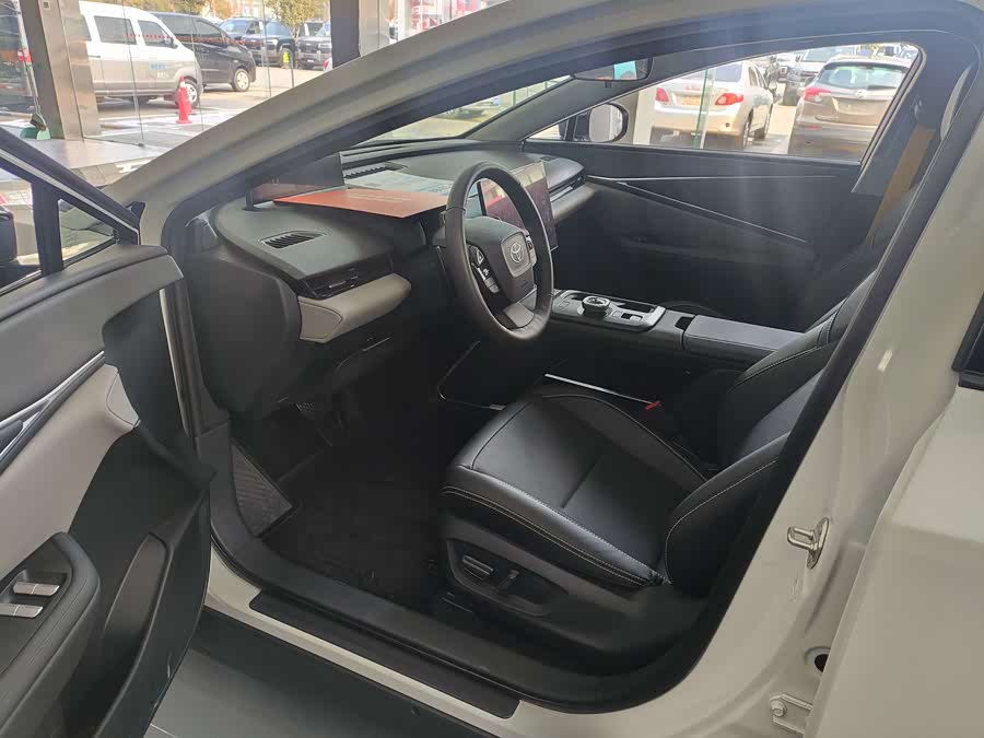 Toyota bZ5 2025 car image #5