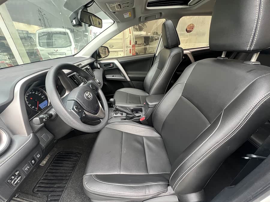 Toyota RAV4 2019 #5 Toyota RAV4 2019 car image #5