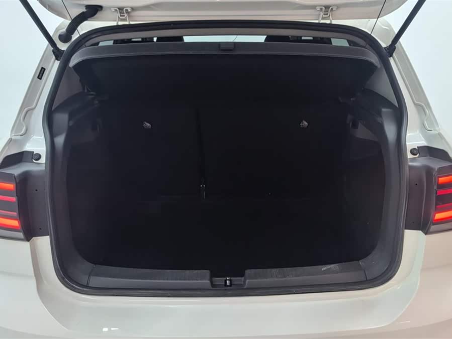 Volkswagen T-Cross 2019 #5 Volkswagen T-Cross 2019 car image #5