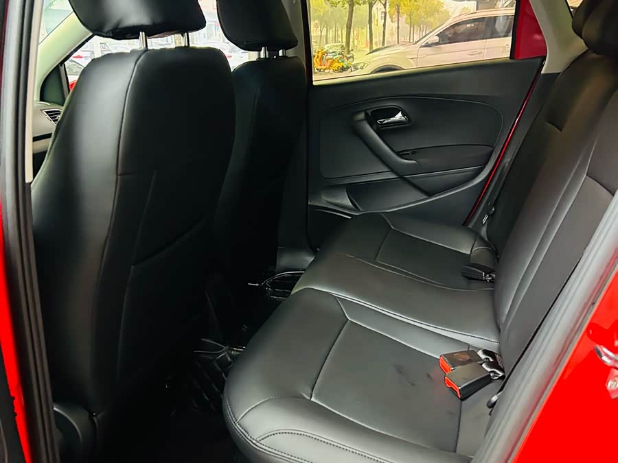 Volkswagen Polo 2015 immagine di auto #5