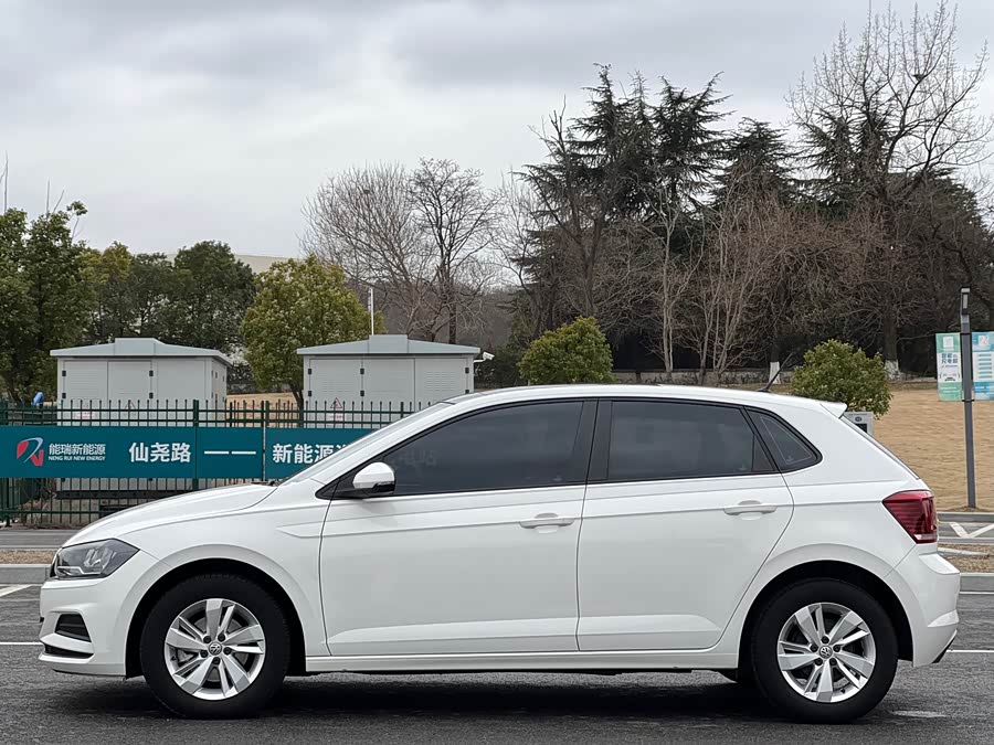 Volkswagen Polo 2020 car image #5