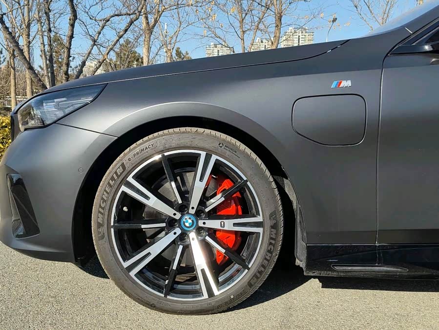 BMW i5 M60 car image #5