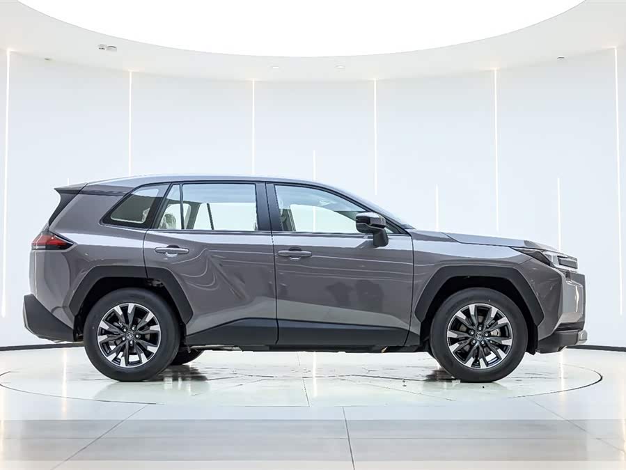 Toyota RAV4 2026 car image #5
