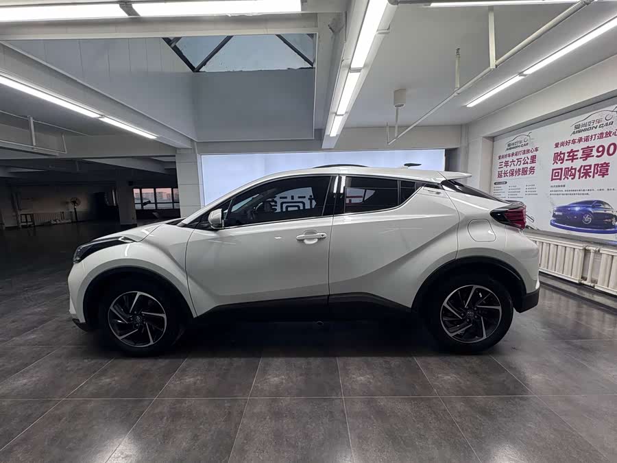 Toyota C-HR 2019 imagem de carro #5