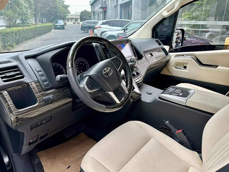 Toyota car image #5