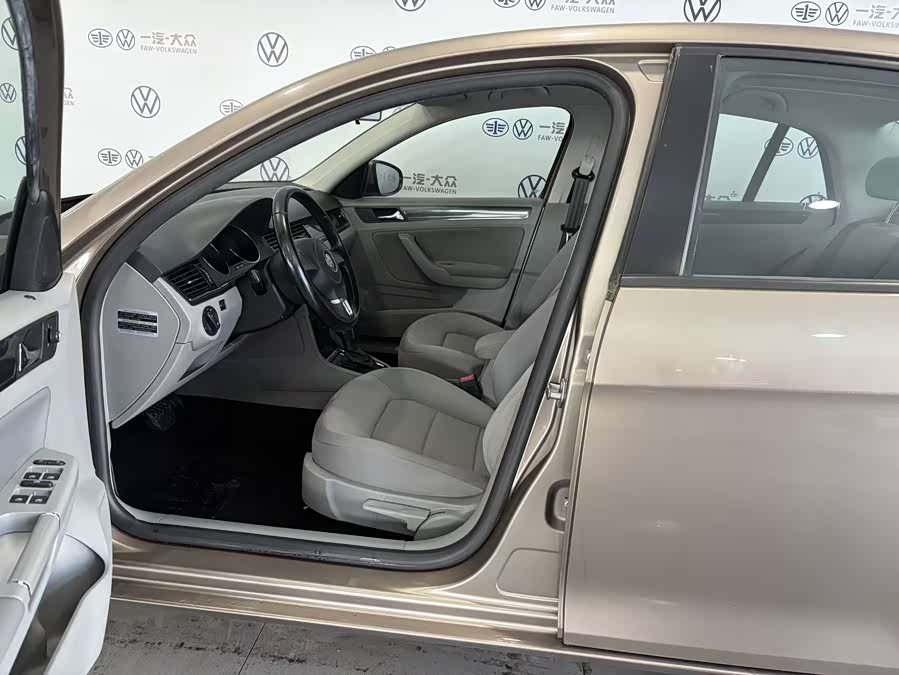 Volkswagen Bora 2014 immagine di auto #5