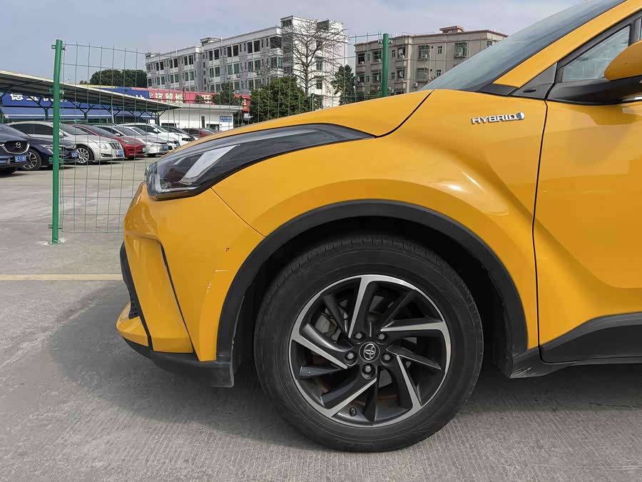 Toyota C-HR 2021 immagine di auto #5