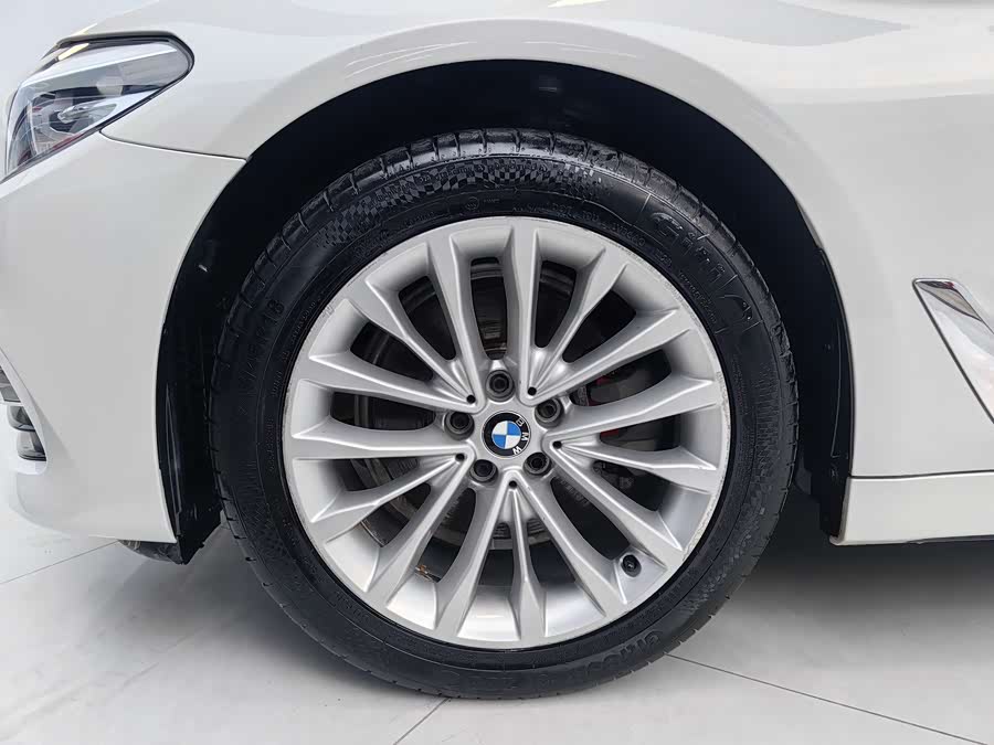 BMW 5 Series 2019 #5 BMW 5 Series 2019 car image #5