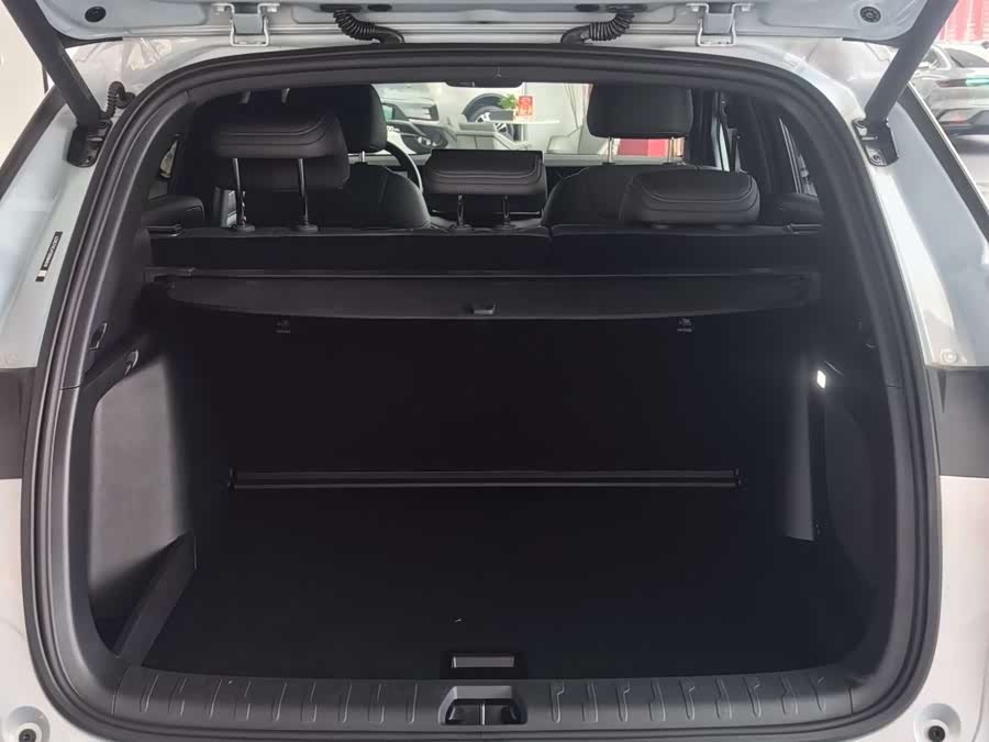 BYD SongL DM-i 2025 #5 BYD SongL DM-i 2025 car image #5