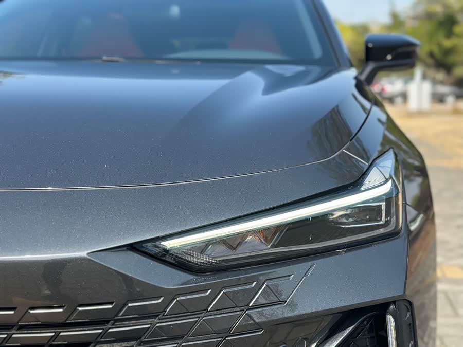 Changan UNI-V 2023 car image #5