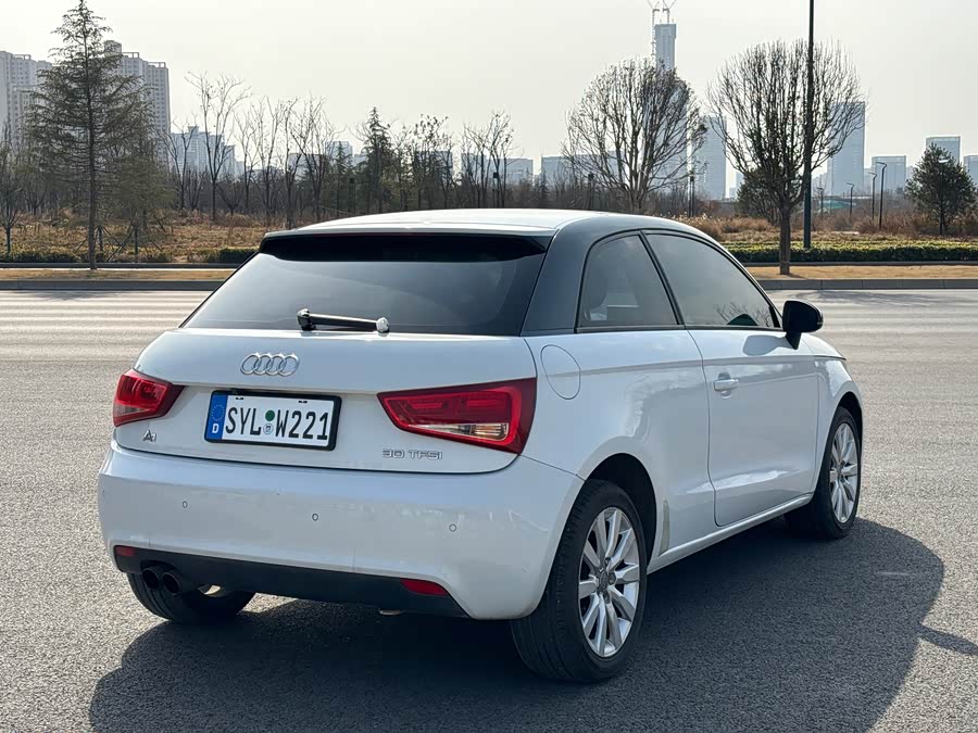 Audi A1 2014 car image #5