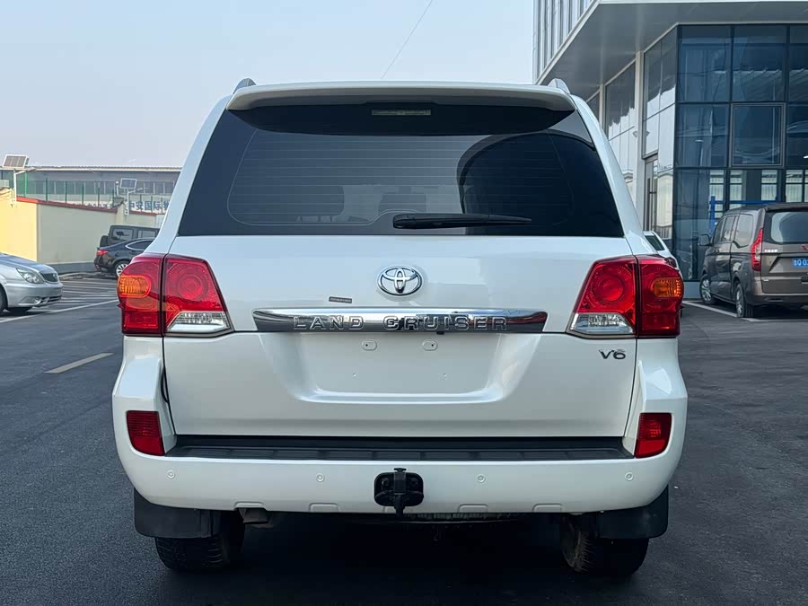 Toyota 2015 car image #5