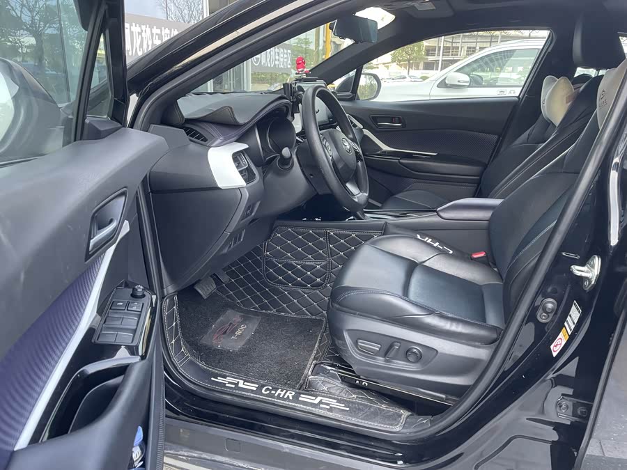 Toyota C-HR 2020 immagine di auto #5