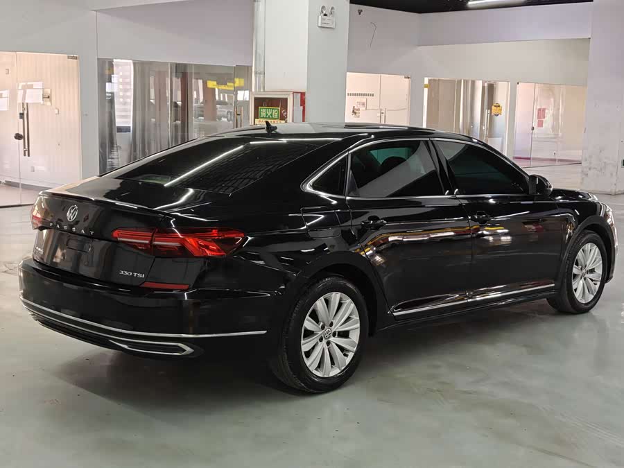 Volkswagen Passat 2019 immagine di auto #5