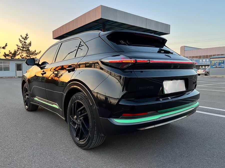 哪吒汽车 哪吒U 2022 汽车图片 #5