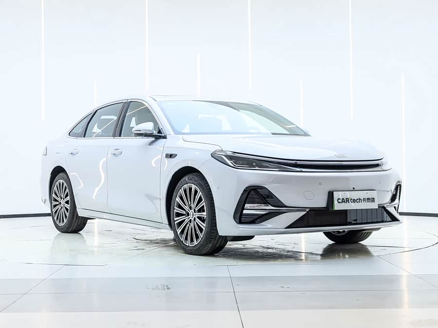 GEELY 2025 immagine di auto #5