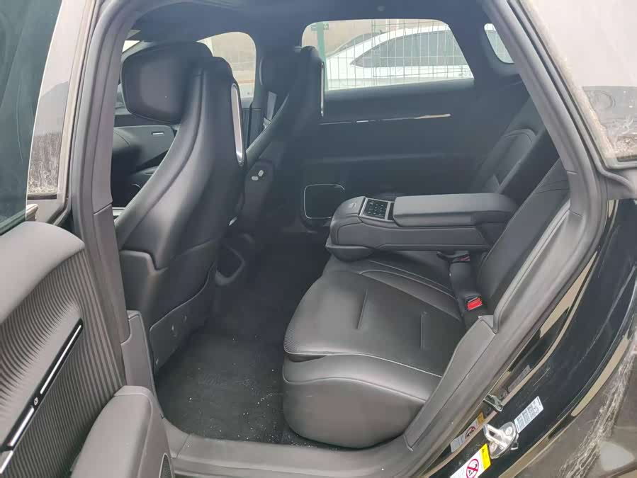 Avatr 12 2024 car image #5