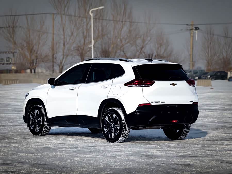 Chevrolet Tracker 2022 imagen de coche #5