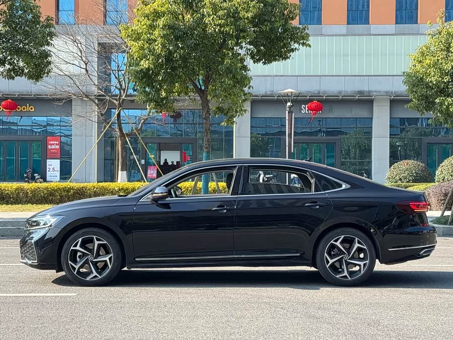 Volkswagen Passat 2025 صورة سيارة #5