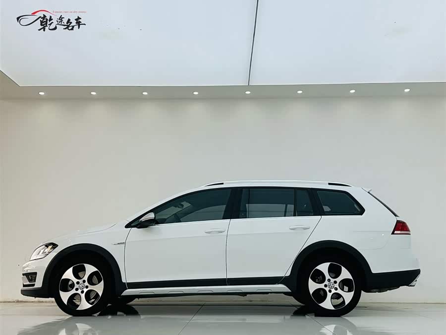 Volkswagen Golf (Imported) 2020 car image #5