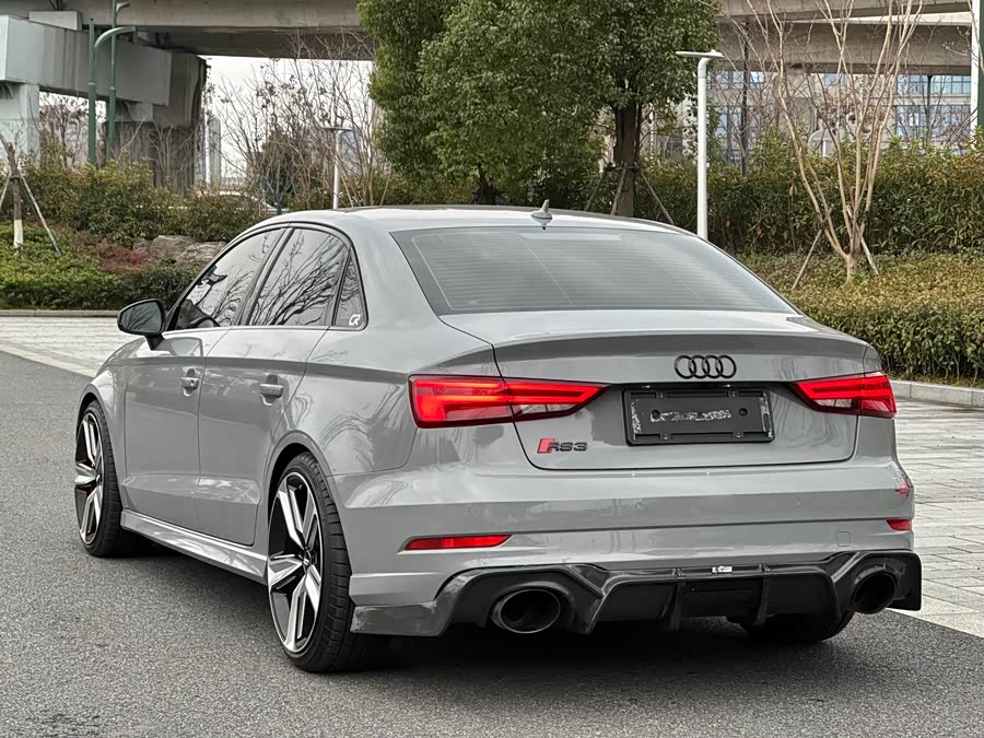 Audi RS 3 2018 immagine di auto #5