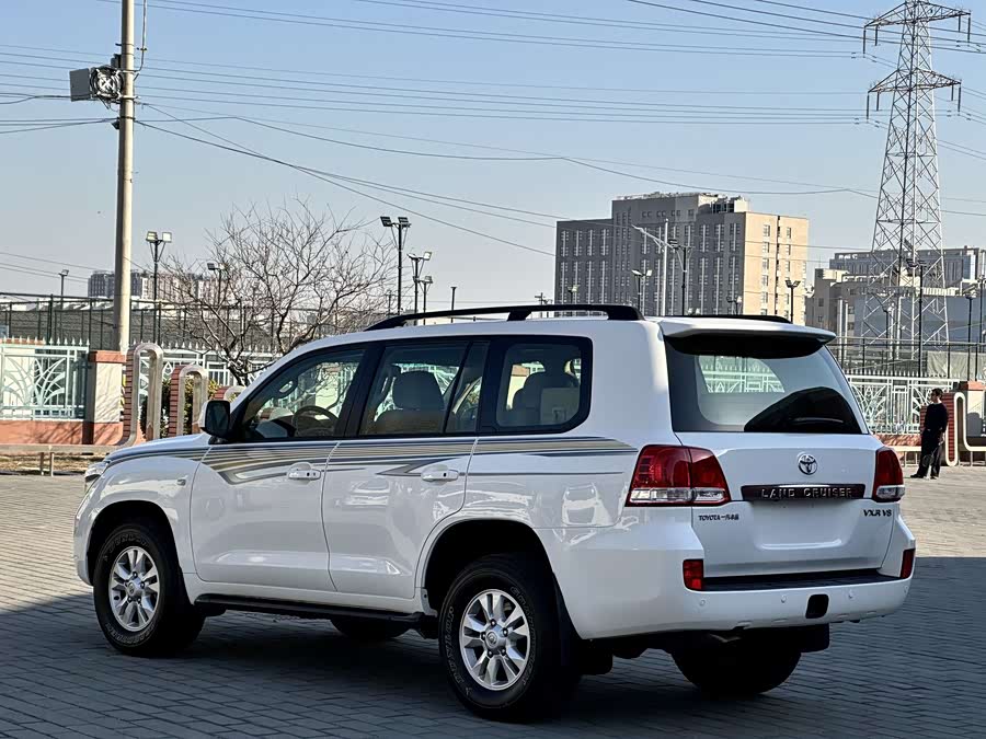 Toyota Land Cruiser 2011 immagine di auto #5