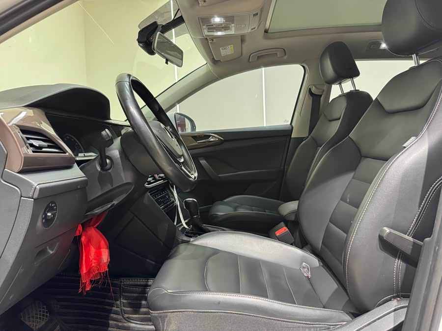 Volkswagen Tharu 2021 immagine di auto #5