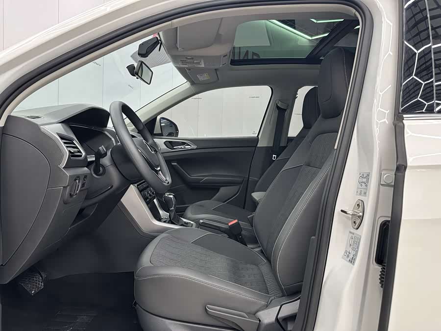 Volkswagen T-Cross 2021 #5 Volkswagen T-Cross 2021 car image #5