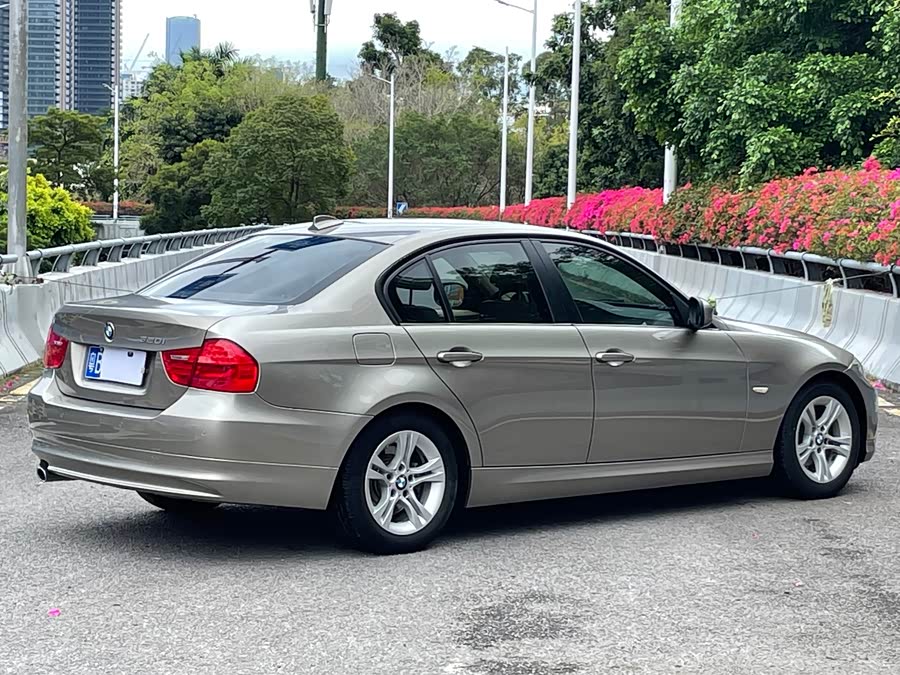 BMW 3 Series (Imported) 2010 car image #5