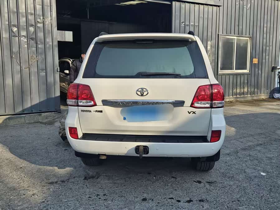 Toyota Land Cruiser 2010 #5 Toyota Land Cruiser 2010 car image #5