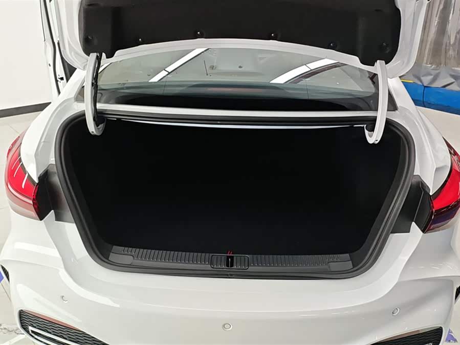 MG 5 2025 car image #5