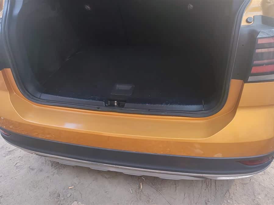 Volkswagen T-Cross 2019 car image #5