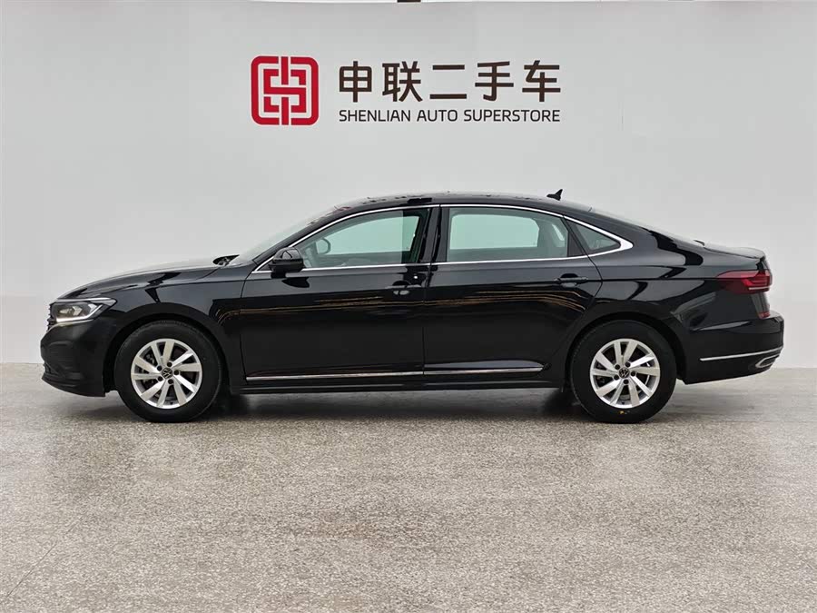 Volkswagen Passat 2023 car image #5