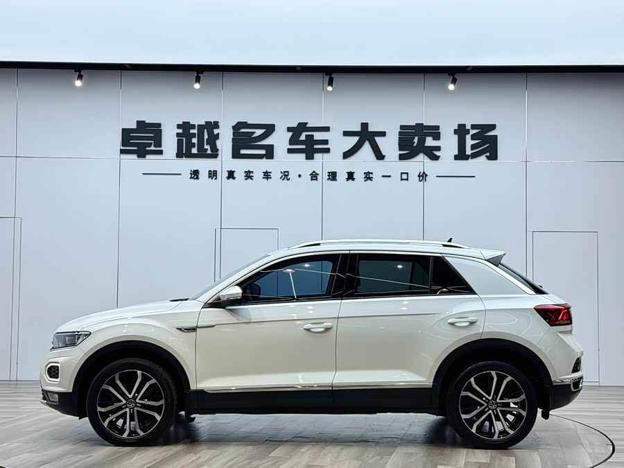 Volkswagen T-Roc 2021 car image #5