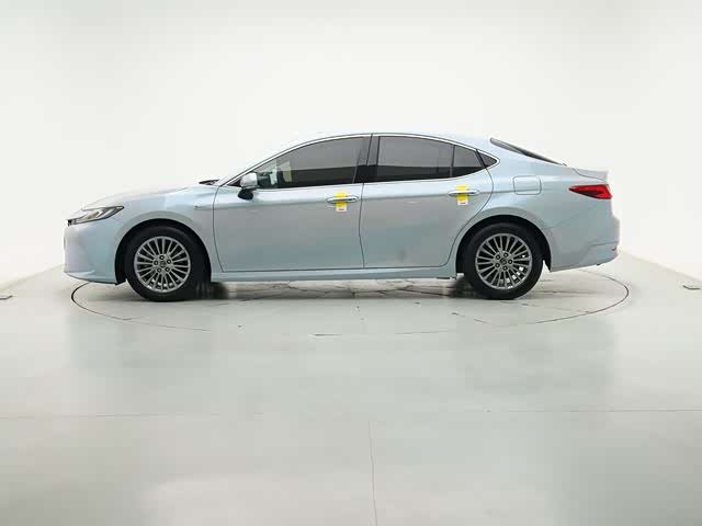 Toyota Camry 2024 immagine di auto #5