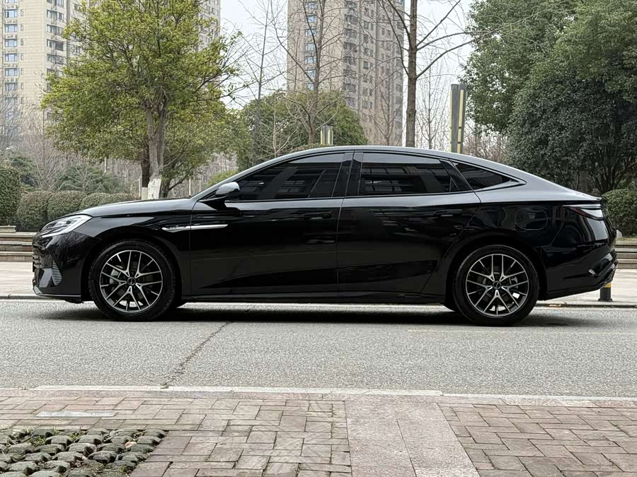 BYD Seal 07 DM-i 2024 immagine di auto #5