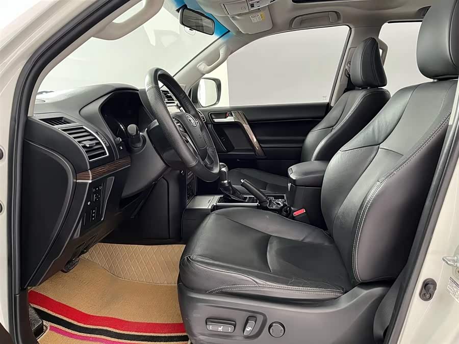 Toyota Land Cruiser Prado 2019 immagine di auto #5