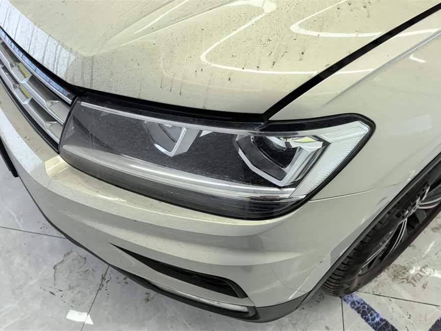 Volkswagen Tiguan L 2020 car image #5