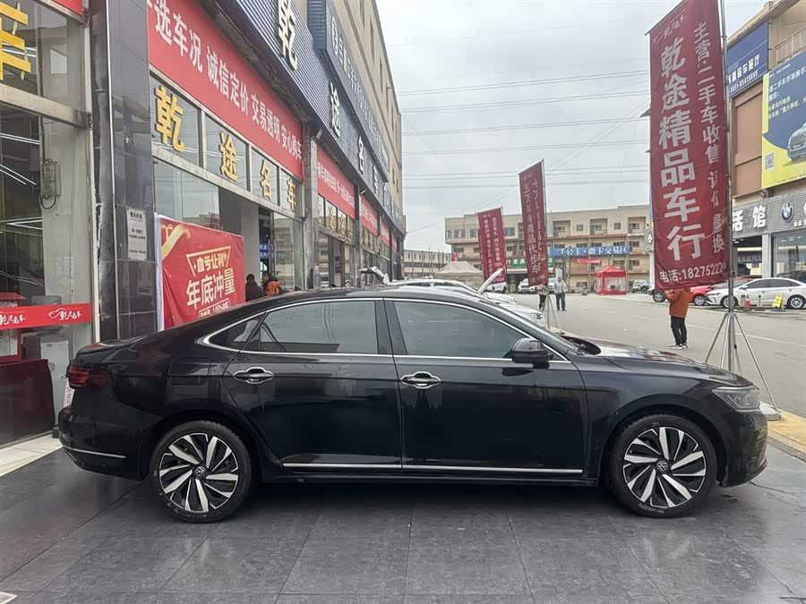 Volkswagen Passat 2022 immagine di auto #5