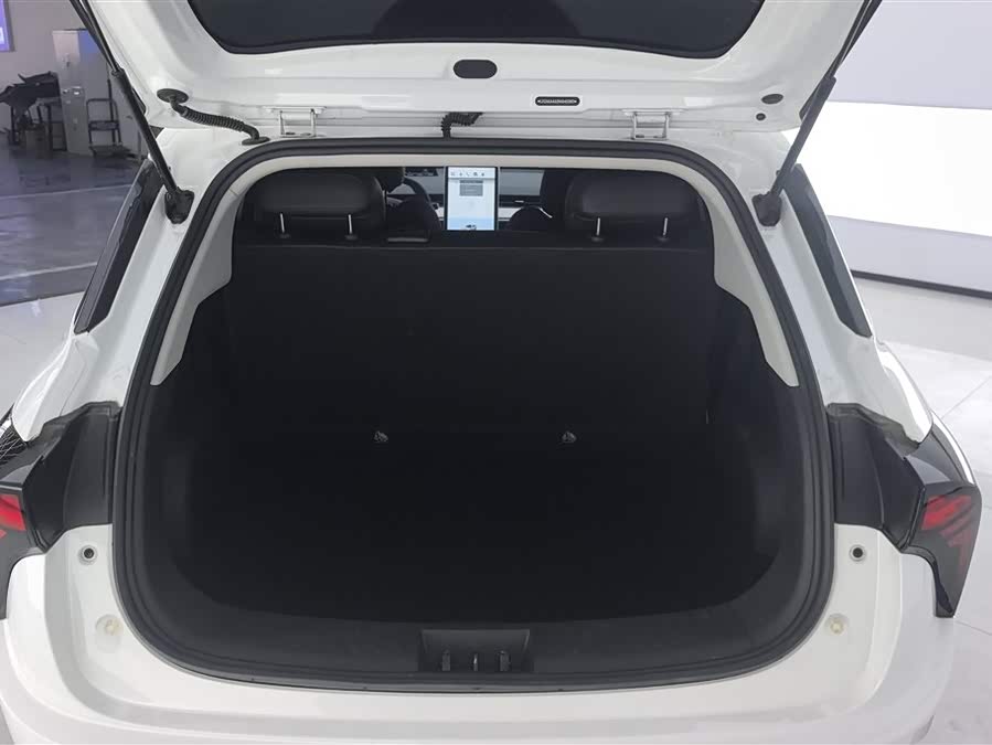 哪吒汽车 哪吒V 2022 #5 哪吒汽车 哪吒V 2022 汽车图片 #5