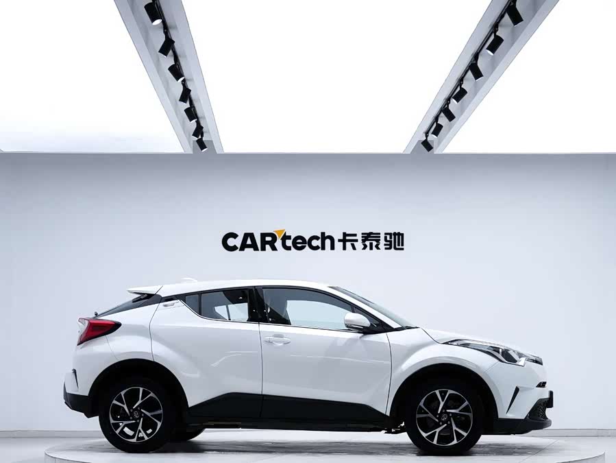 Toyota C-HR 2021 immagine di auto #5