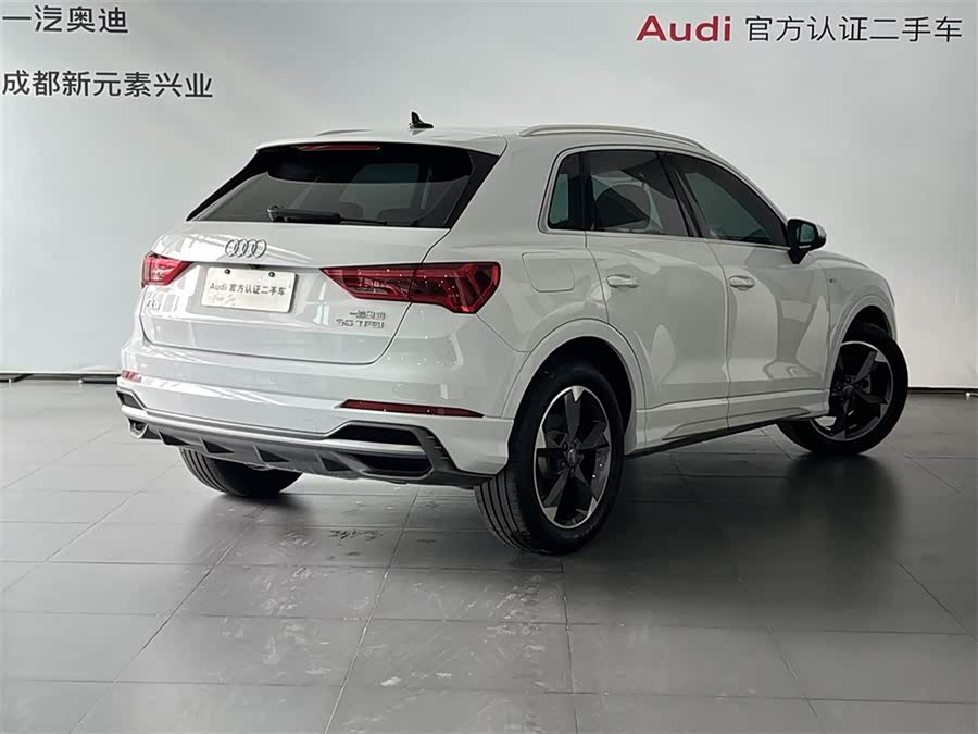 Audi Q3 2020 car image #5