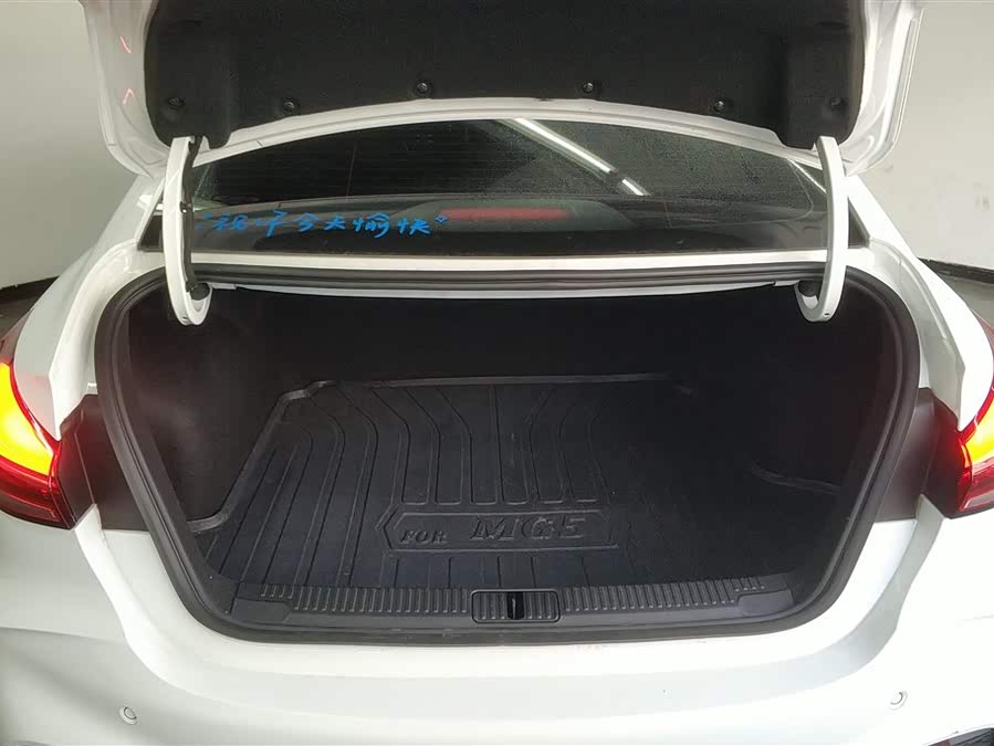 MG 5 2025 car image #5