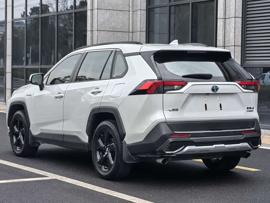 Toyota RAV4 Hybird E+ 2021 immagine di auto #5
