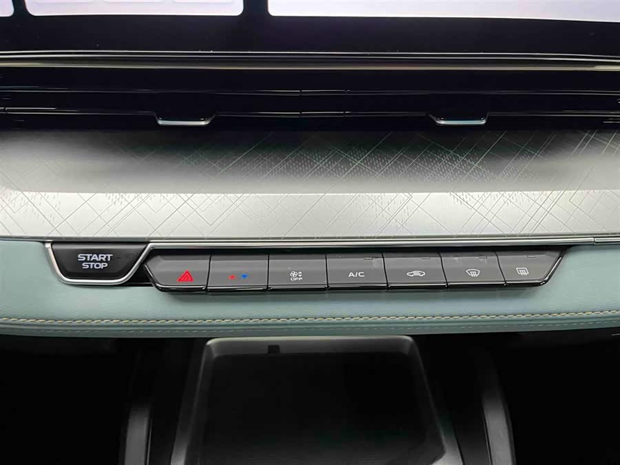 GEELY Emgrand L 2022 صورة سيارة #5