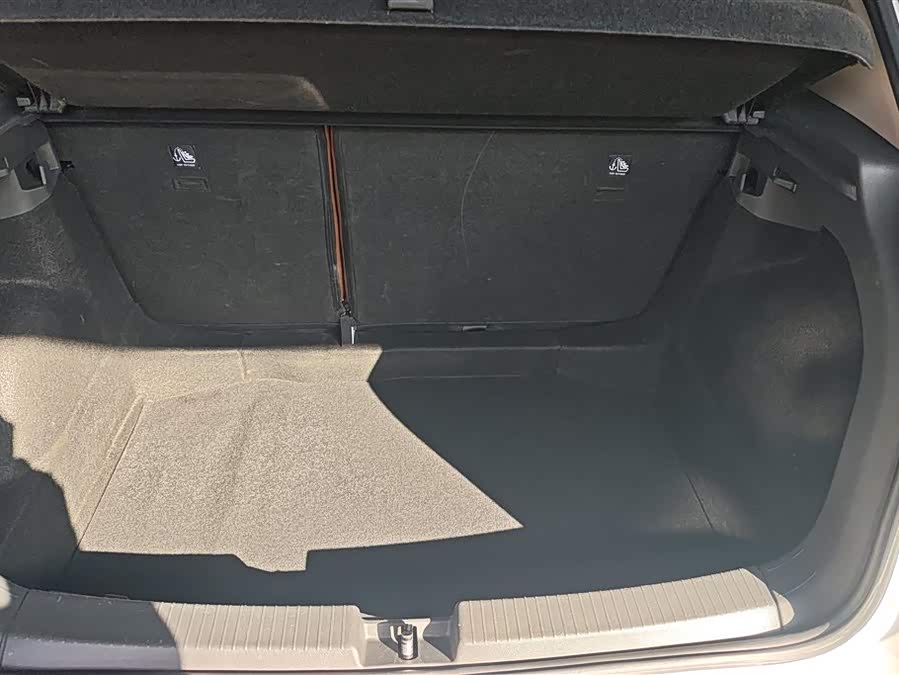 Volkswagen T-Cross 2021 immagine di auto #5