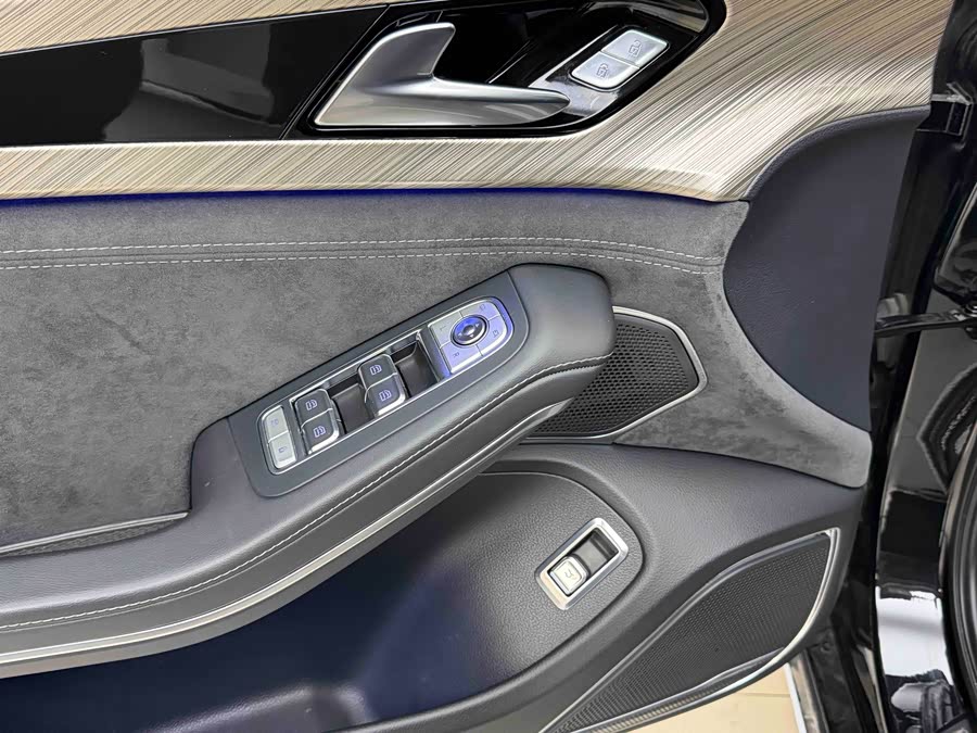 HongQi H9 2022 car image #5