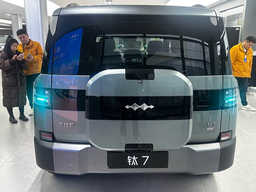 FangChengBao Tiger 7 2026 car image #5